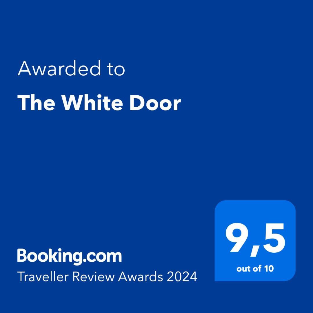 알스트 The White Door 아파트 외부 사진